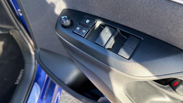 Toyota Yaris 1.5 Hybrid Design 5dr CVT Hybrid Hatchback